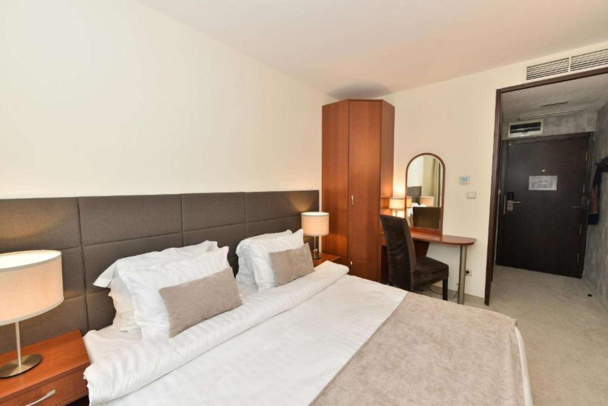 Art Plaza Hotel Sofia Bagian luar foto